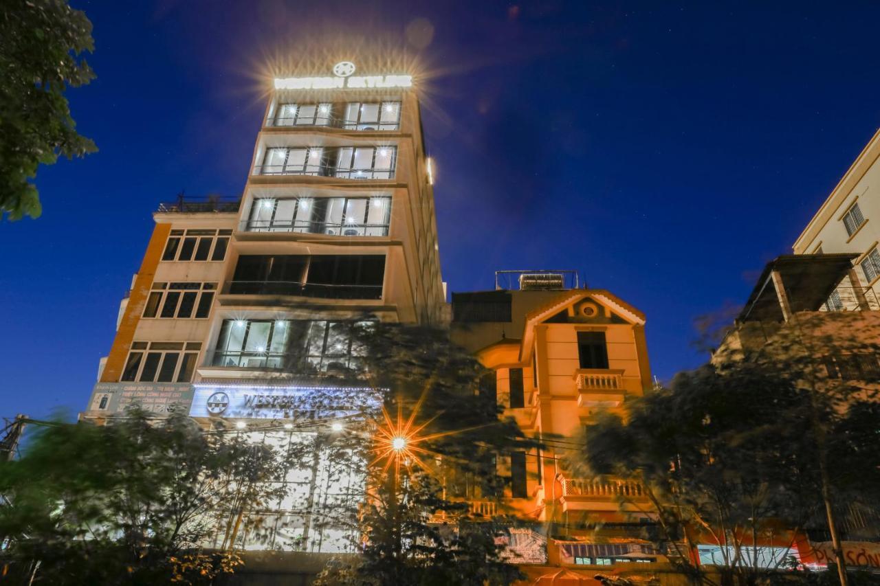 Western Skyline Khách sạn